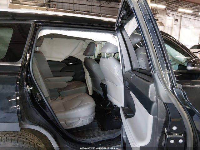 5TDGZRBH1NS570248 Toyota Highlander Xle