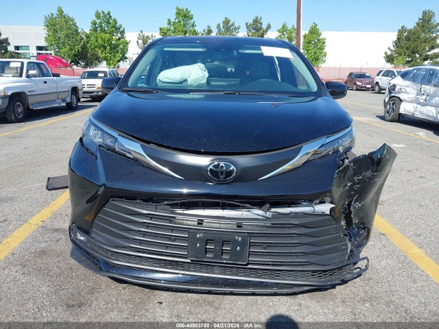 5TDYRKEC2TS291738 Toyota SIENNA XLE