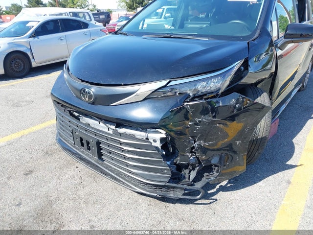 5TDYRKEC2TS291738 Toyota SIENNA XLE