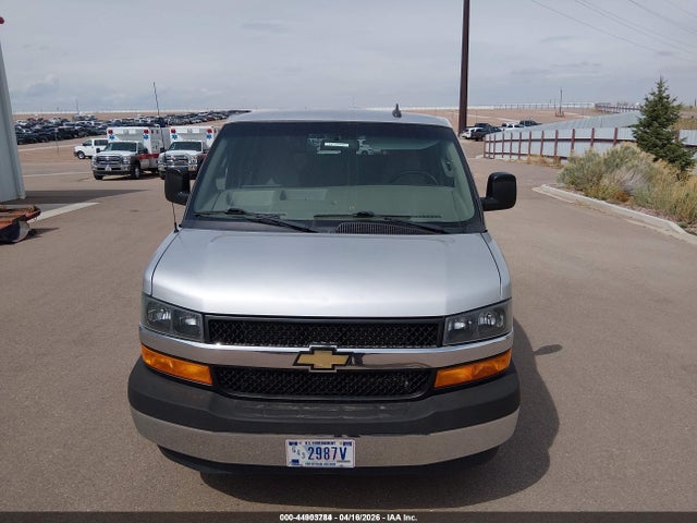 1GAZGPFG7J1300462 Chevrolet Express 3500 Lt