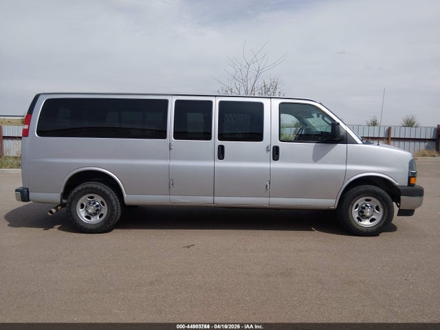 1GAZGPFG7J1300462 Chevrolet Express 3500 Lt