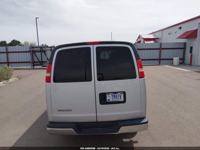 1GAZGPFG7J1300462 Chevrolet Express 3500 Lt