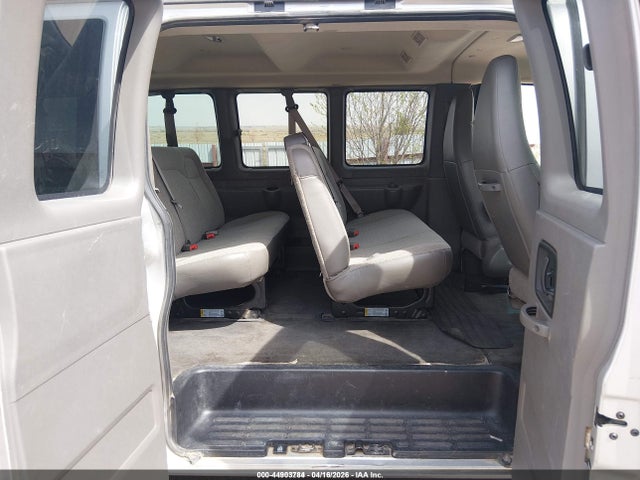 1GAZGPFG7J1300462 Chevrolet Express 3500 Lt