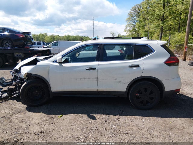 2017 Nissan Rogue S მანქანა იყიდება აუქციონზე, vin: KNMAT2MV8HP613385, აუქციონის ნომერი: 44903789