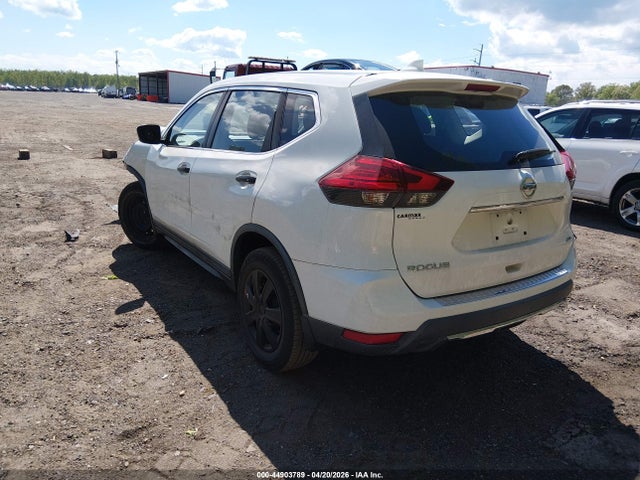 2017 Nissan Rogue S მანქანა იყიდება აუქციონზე, vin: KNMAT2MV8HP613385, აუქციონის ნომერი: 44903789