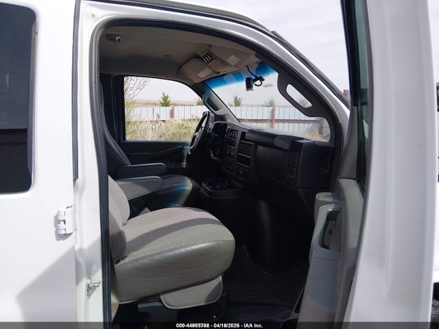 1GAZGPFG7J1301398 Chevrolet Express 3500 Lt