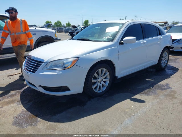 2014 Chrysler 200 Touring მანქანა იყიდება აუქციონზე, vin: 1C3CCBBGXEN144857, აუქციონის ნომერი: 44903794