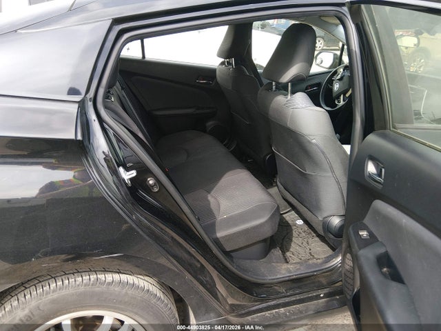 Toyota Prius Three 2016 JTDKARFU7G3003197 Image 8