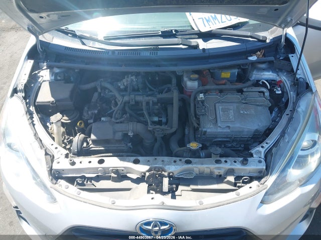 JTDKDTB30F1098438 Toyota Prius C Two