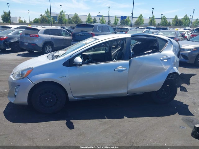 JTDKDTB30F1098438 Toyota Prius C Two