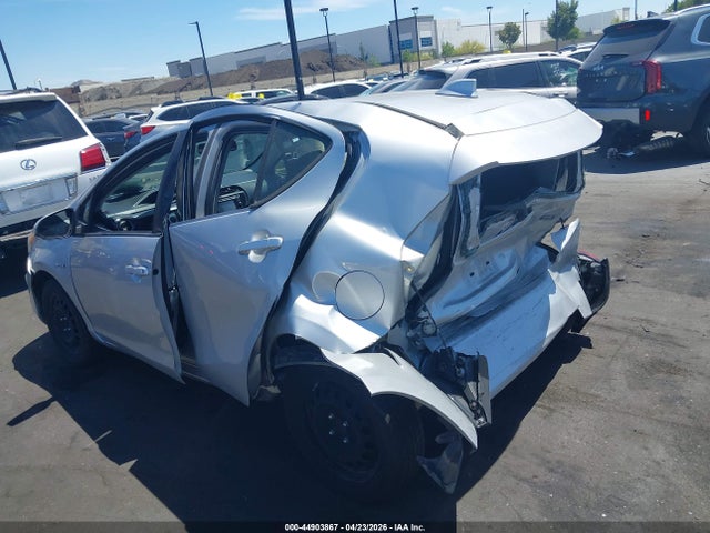 JTDKDTB30F1098438 Toyota Prius C Two