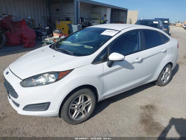 Ford FIESTA SE 2018 3FADP4BJ9JM141065 Image 2