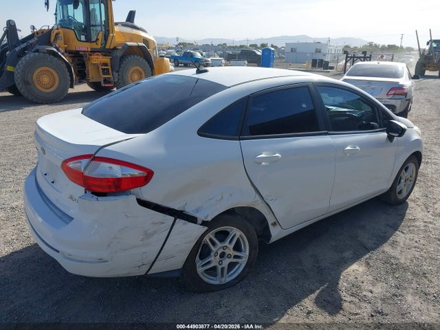 Ford FIESTA SE 2018 3FADP4BJ9JM141065 Image 4