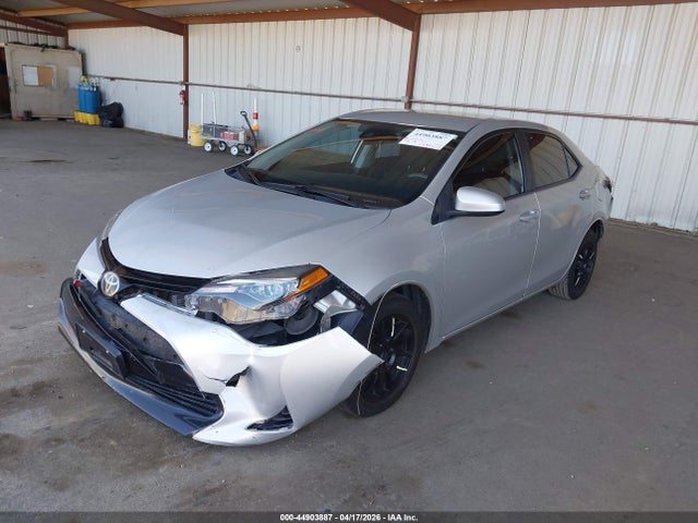 Toyota COROLLA LE 2018 5YFBURHE7JP853987 Image 2