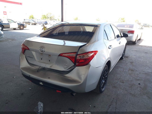 Toyota COROLLA LE 2018 5YFBURHE7JP853987 Image 4