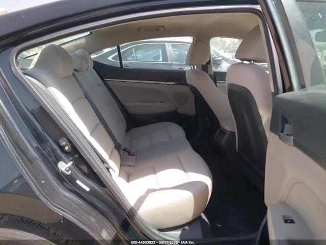 KMHD74LF7HU119703 Hyundai ELANTRA SE