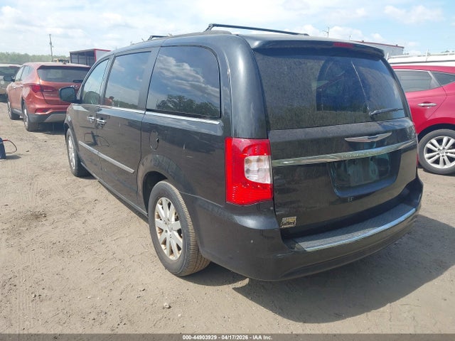 2015 CHRYSLER TOWN & COUNTRY 2C4RC1BG1FR661663 Photo 2