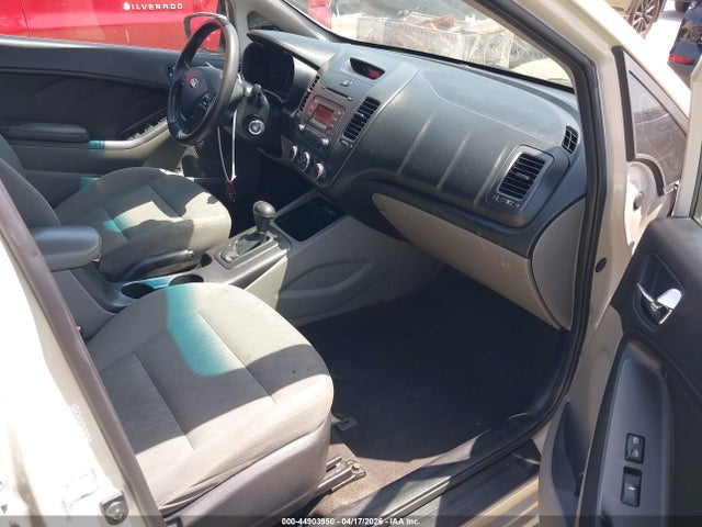 KNAFK4A69F5313314 KIA FORTE LX