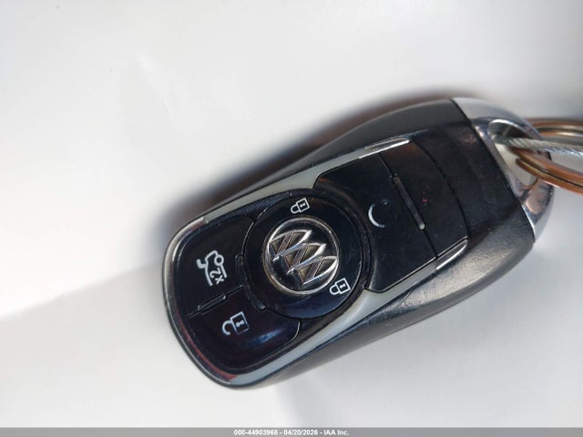 1G4ZP5SS2HU210257 Buick Lacrosse Essence