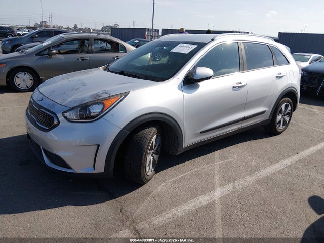 KNDCB3LC9H5096398 KIA NIRO LX