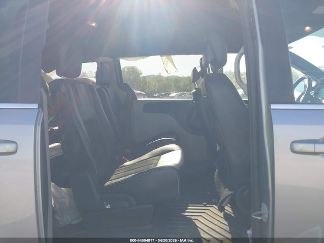 Продажа на аукционе авто 2019 Dodge Grand Caravan Sxt, vin: 2C4RDGCG9KR556989, номер лота: 44904017