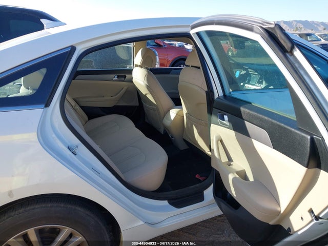 Продажа на аукционе авто 2016 Hyundai Sonata Se, vin: 5NPE24AF7GH294522, номер лота: 44904033