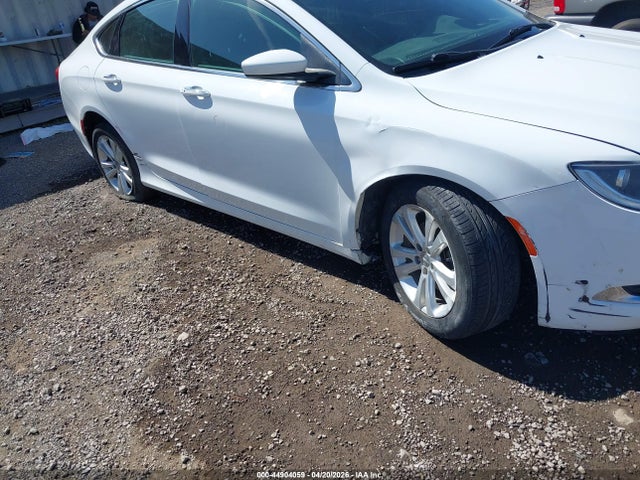 Aukcja sprzedaży 2015 Chrysler 200 Limited, vin: 1C3CCCAB7FN688827, numer aukcji: 44904059