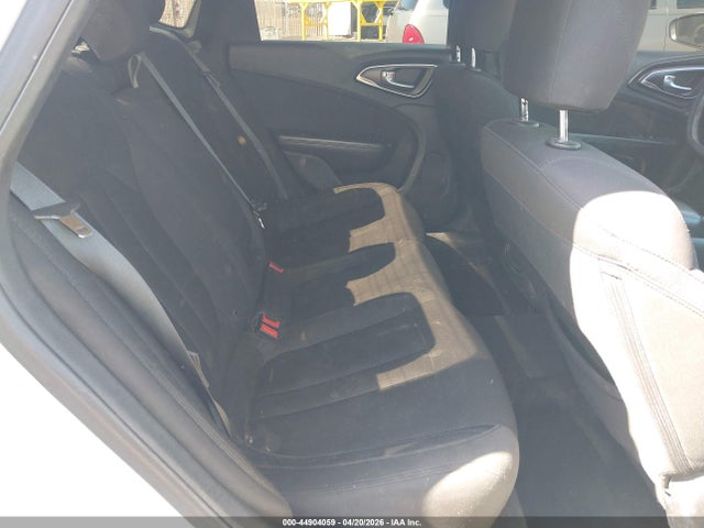 Aukcja sprzedaży 2015 Chrysler 200 Limited, vin: 1C3CCCAB7FN688827, numer aukcji: 44904059