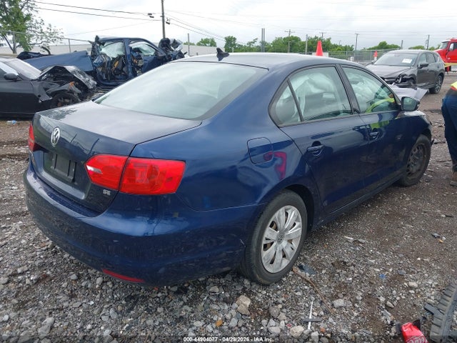 44904077 :رقم المزاد ، 3VWD17AJ6EM396094 vin ، 2014 Volkswagen Jetta 1.8t Se مزاد بيع