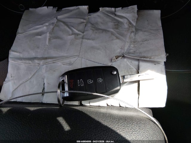 Продажа на аукционе авто 2017 Kia Optima Lx, vin: 5XXGT4L37HG139961, номер лота: 44904086