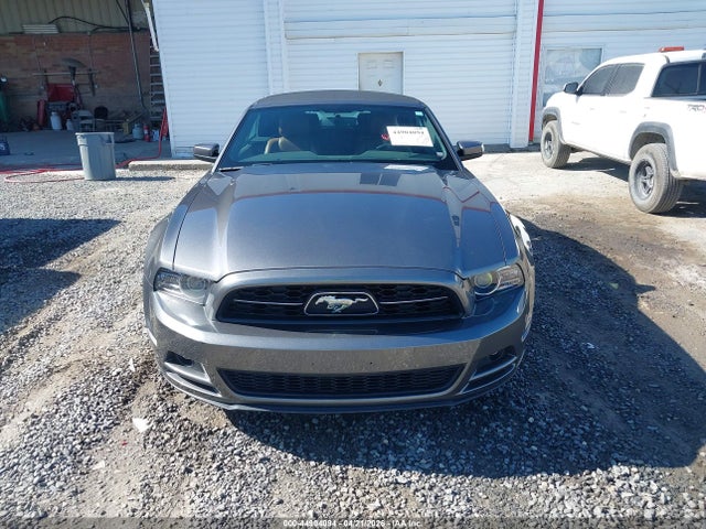 2013 Ford Mustang V6 Premium მანქანა იყიდება აუქციონზე, vin: 1ZVBP8EMXD5261107, აუქციონის ნომერი: 44904094