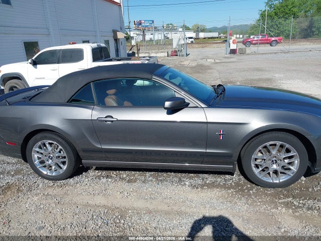 2013 Ford Mustang V6 Premium მანქანა იყიდება აუქციონზე, vin: 1ZVBP8EMXD5261107, აუქციონის ნომერი: 44904094