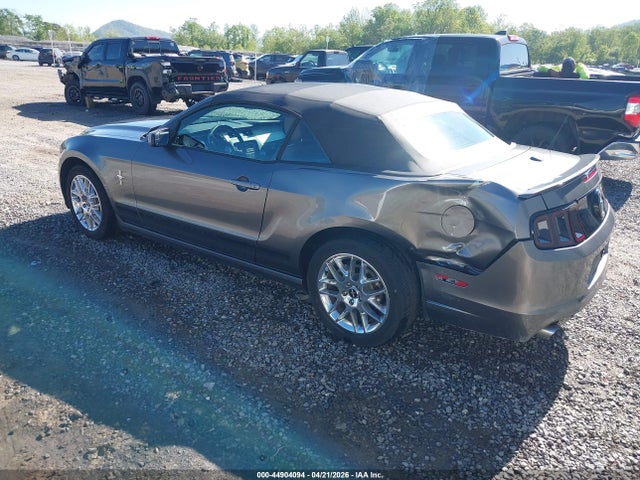 2013 Ford Mustang V6 Premium მანქანა იყიდება აუქციონზე, vin: 1ZVBP8EMXD5261107, აუქციონის ნომერი: 44904094