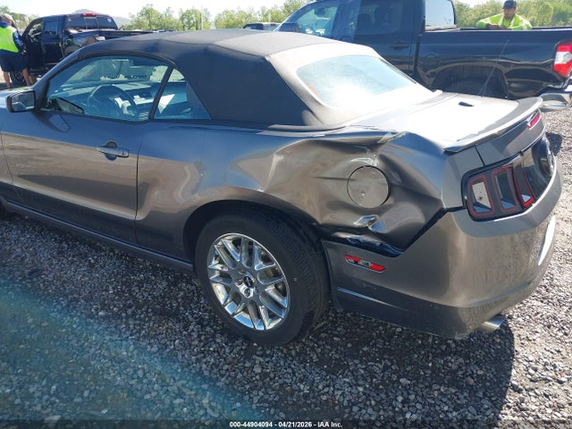 2013 Ford Mustang V6 Premium მანქანა იყიდება აუქციონზე, vin: 1ZVBP8EMXD5261107, აუქციონის ნომერი: 44904094