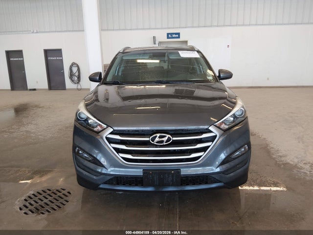 2017 Hyundai Tucson Se მანქანა იყიდება აუქციონზე, vin: KM8J33A41HU501915, აუქციონის ნომერი: 44904189