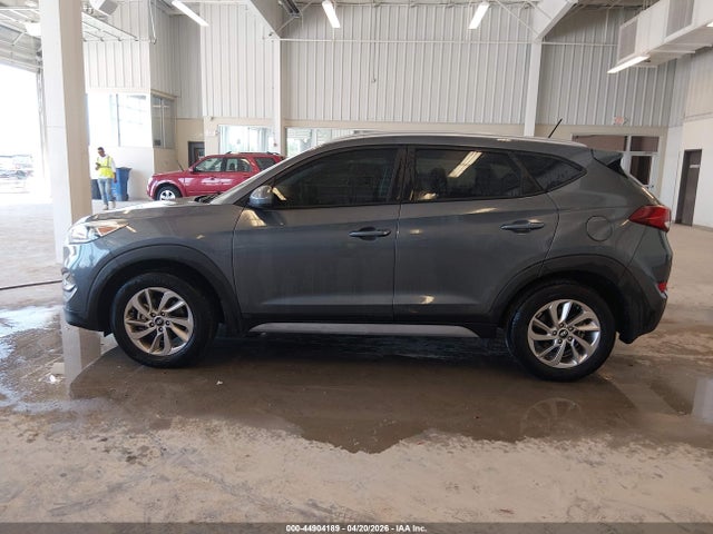 2017 Hyundai Tucson Se მანქანა იყიდება აუქციონზე, vin: KM8J33A41HU501915, აუქციონის ნომერი: 44904189