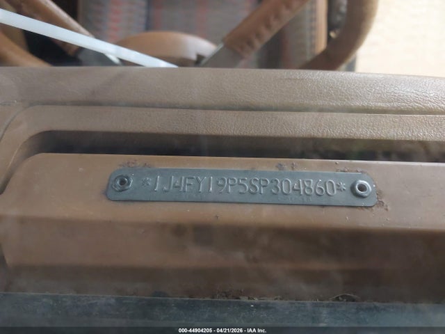 44904205 :رقم المزاد ، 1J4FY19P5SP304860 vin ، 1995 Jeep Wrangler / Yj S/rio Grande مزاد بيع