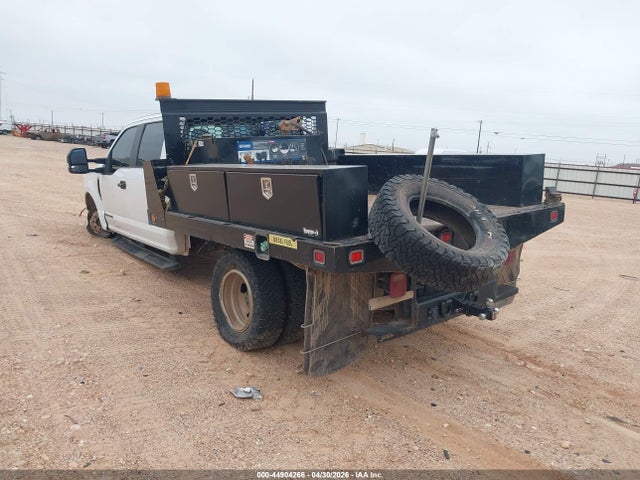 Ford F-350 Chassis Xl 2020 1FD8W3HT2LEE61513 Image 3