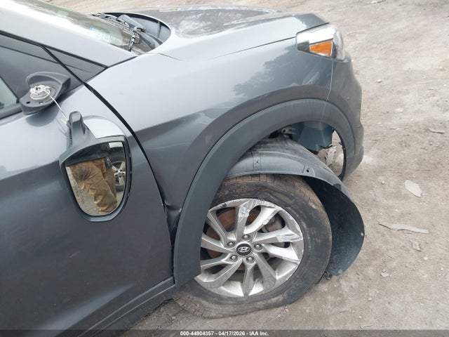 44904357 :رقم المزاد ، KM8J2CA49JU828488 vin ، 2018 Hyundai Tucson Se مزاد بيع