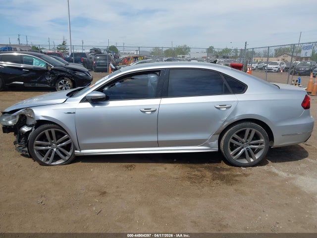 2018 Volkswagen Passat 2.0t R-line/2.0t S მანქანა იყიდება აუქციონზე, vin: 1VWAA7A30JC001620, აუქციონის ნომერი: 44904397