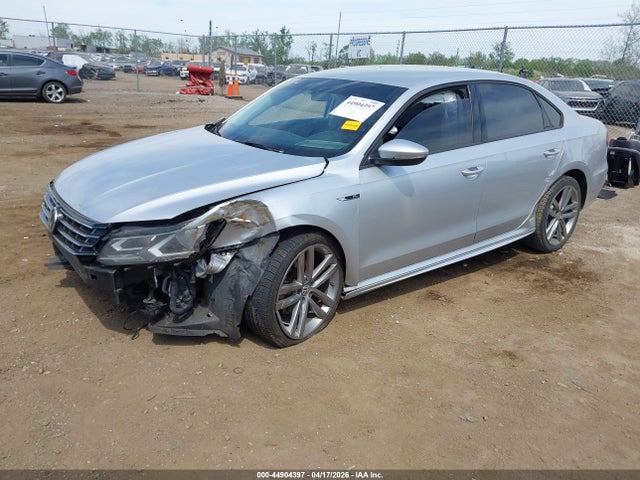 2018 Volkswagen Passat 2.0t R-line/2.0t S მანქანა იყიდება აუქციონზე, vin: 1VWAA7A30JC001620, აუქციონის ნომერი: 44904397