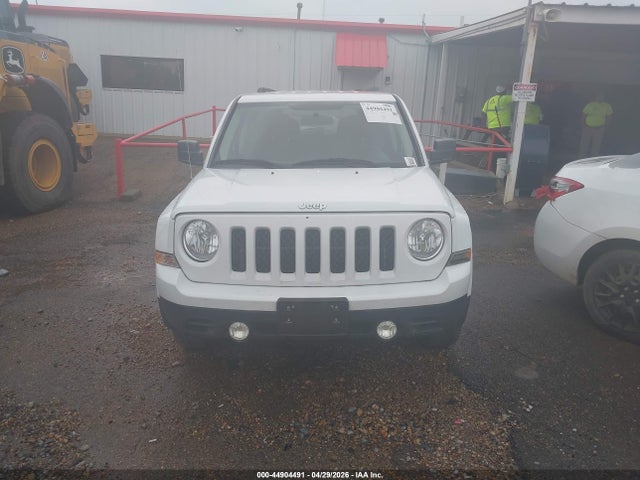 2015 Jeep Patriot Sport მანქანა იყიდება აუქციონზე, vin: 1C4NJPBA0FD418626, აუქციონის ნომერი: 44904491