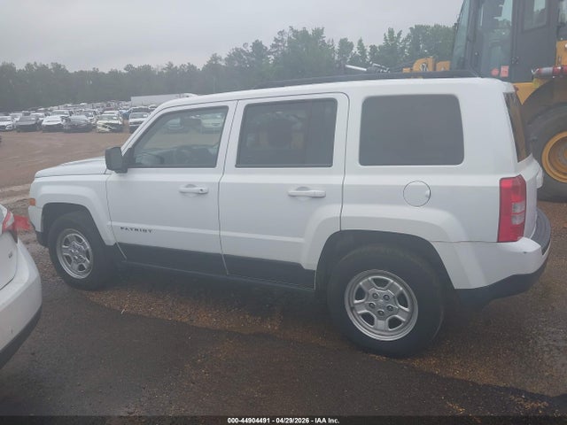 2015 Jeep Patriot Sport მანქანა იყიდება აუქციონზე, vin: 1C4NJPBA0FD418626, აუქციონის ნომერი: 44904491