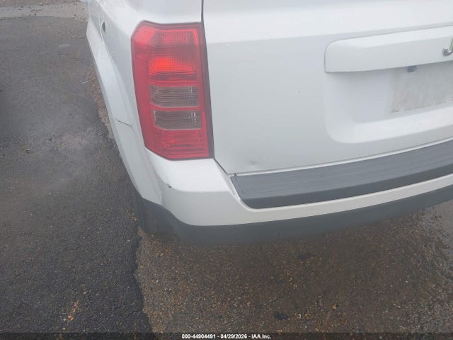 2015 Jeep Patriot Sport მანქანა იყიდება აუქციონზე, vin: 1C4NJPBA0FD418626, აუქციონის ნომერი: 44904491