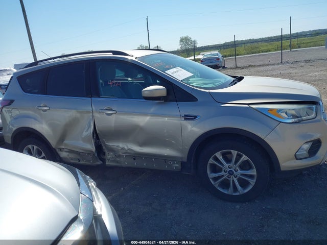 44904521 :رقم المزاد ، 1FMCU9GDXHUB56142 vin ، 2017 Ford Escape Se مزاد بيع