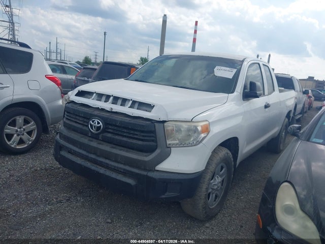 Aukcja sprzedaży 2017 Toyota Tundra Sr 5.7l V8, vin: 5TFUW5F13HX625184, numer aukcji: 44904597
