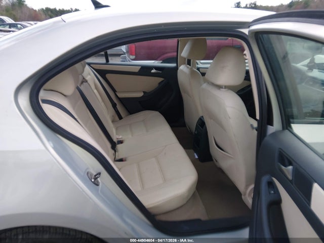 44904604 :رقم المزاد ، 3VWDZ7AJ8BM393508 vin ، 2011 Volkswagen Jetta 2.5l Se مزاد بيع
