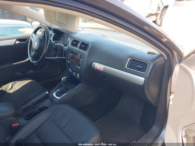 3VWD17AJ8EM275177 Volkswagen Jetta 1.8t Se