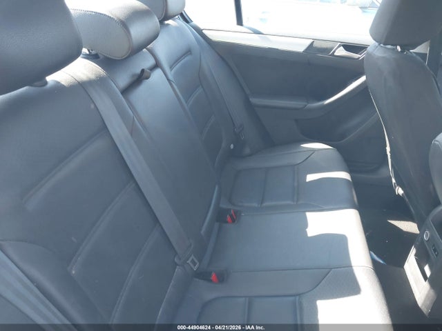 3VWD17AJ8EM275177 Volkswagen Jetta 1.8t Se