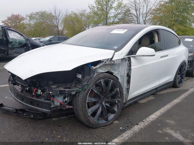 2016 Tesla Model X 60d/70d/75d/90d/p100d მანქანა იყიდება აუქციონზე, vin: 5YJXCBE2XGF005701, აუქციონის ნომერი: 44904682